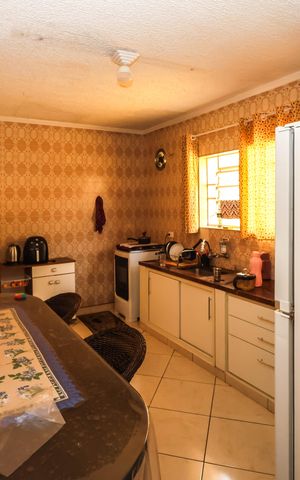 Casa à venda com 120m², 5 quartos e 2 vagas Casa à venda com 120m², 5 quartos e 2 vagasCozinha 1