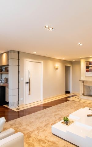 Apartamento à venda com 360m², 4 quartos e 3 vagas Apartamento à venda com 360m², 4 quartos e 3 vagasSala