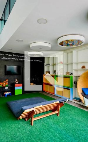 Apartamento à venda com 360m², 4 quartos e 3 vagas Apartamento à venda com 360m², 4 quartos e 3 vagasÁrea Comum - Brinquedoteca