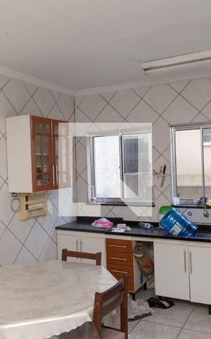 Casa à venda com 211m², 3 quartos e 1 vaga