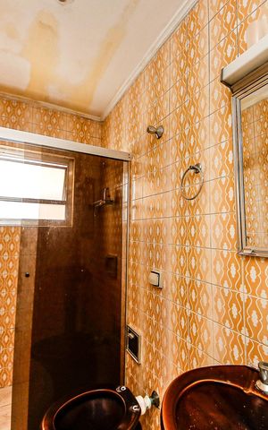 Casa à venda com 250m², 3 quartos e 2 vagasBanheiro