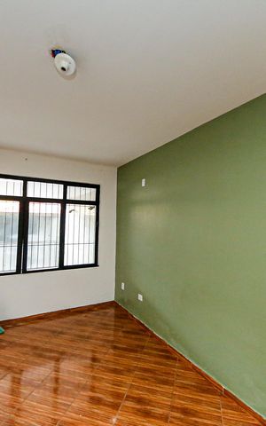 Casa à venda com 250m², 3 quartos e 2 vagasSala