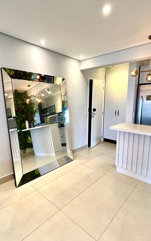 Apartamento à venda com 86m², 2 quartos e 1 vaga Apartamento à venda com 86m², 2 quartos e 1 vagaSala