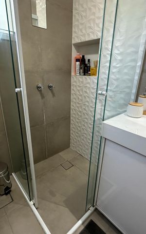 Apartamento à venda com 79m², 2 quartos e 2 vagas Apartamento à venda com 79m², 2 quartos e 2 vagasBanheiro da Suíte