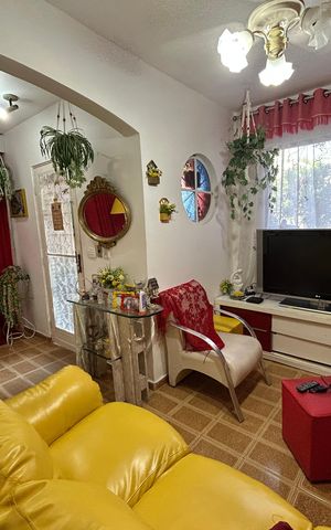Casa à venda com 195m², 3 quartos e 4 vagasSala 1