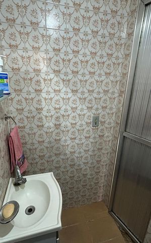 Casa à venda com 195m², 3 quartos e 4 vagasBanheiro 2