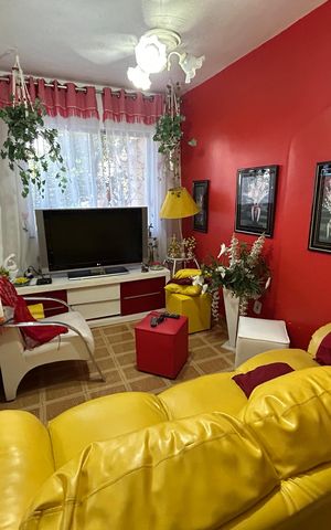 Casa à venda com 195m², 3 quartos e 4 vagasSala 1