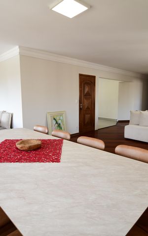 Apartamento à venda com 240m², 4 quartos e 2 vagasSala