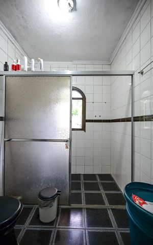 Casa à venda com 480m², 7 quartos e 21 vagasBanheiro 2 da Casa 2