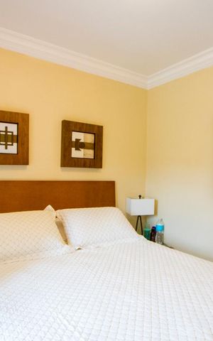 Casa à venda com 220m², 3 quartos e 5 vagas Casa à venda com 220m², 3 quartos e 5 vagasQuarto 1 - Suíte