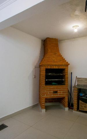 Casa à venda com 220m², 3 quartos e 5 vagas Casa à venda com 220m², 3 quartos e 5 vagasChurrasqueira