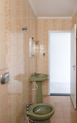Casa à venda com 155m², 3 quartos e 2 vagasBanheiro