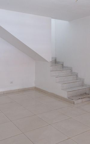 Casa à venda com 155m², 3 quartos e 2 vagasSala