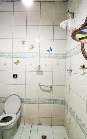 Casa à venda com 464m², 3 quartos e 4 vagas Casa à venda com 464m², 3 quartos e 4 vagasBanheiro da Suíte 1