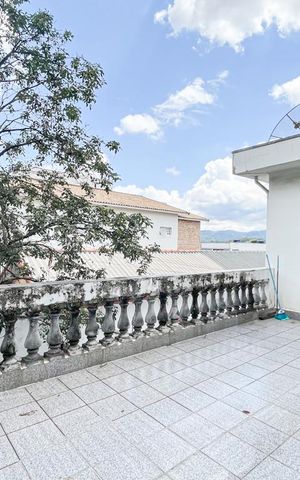 Casa à venda com 464m², 3 quartos e 4 vagas Casa à venda com 464m², 3 quartos e 4 vagasVaranda da suíte 2