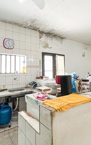 Casa à venda com 464m², 3 quartos e 4 vagas Casa à venda com 464m², 3 quartos e 4 vagasCozinha