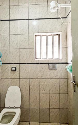 Casa à venda com 464m², 3 quartos e 4 vagas Casa à venda com 464m², 3 quartos e 4 vagasBanheiro Social