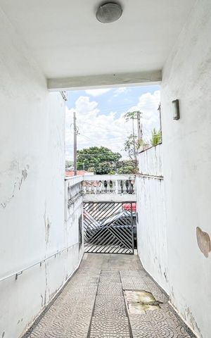 Casa à venda com 464m², 3 quartos e 4 vagas Casa à venda com 464m², 3 quartos e 4 vagasQuintal