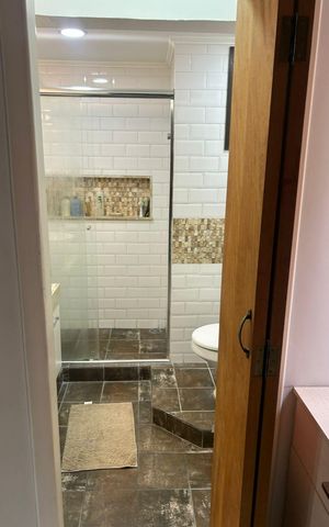 Apartamento à venda com 70m², 2 quartos e 2 vagas Apartamento à venda com 70m², 2 quartos e 2 vagasBanheiro