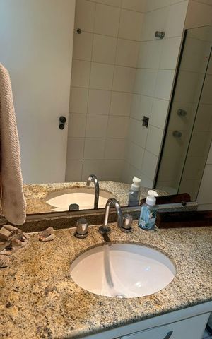 Apartamento à venda com 70m², 2 quartos e 2 vagas Apartamento à venda com 70m², 2 quartos e 2 vagasBanheiro