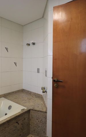 Apartamento para alugar com 280m², 3 quartos e 3 vagasBanheiro da Suíte 3