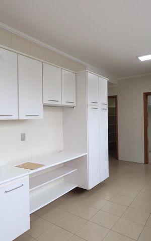 Apartamento para alugar com 280m², 3 quartos e 3 vagasÁrea de Serviço