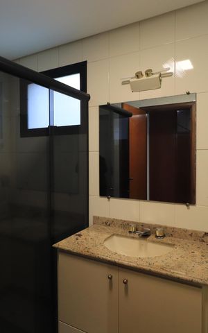 Apartamento para alugar com 280m², 3 quartos e 3 vagasBanheiro da Suíte 3