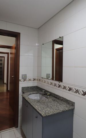 Apartamento para alugar com 280m², 3 quartos e 3 vagasBanheiro da Suíte 2
