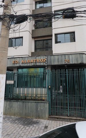 Apartamento para alugar com 280m², 3 quartos e 3 vagasFachada e portaria