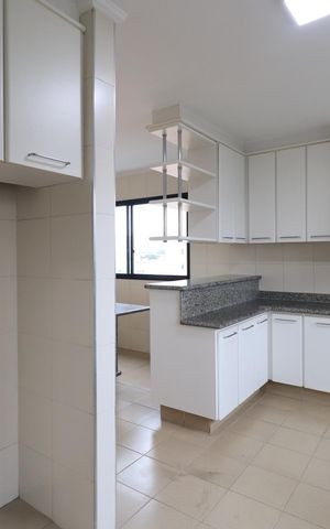 Apartamento para alugar com 280m², 3 quartos e 3 vagasCozinha