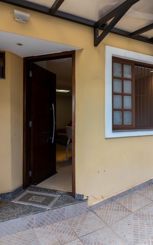 Casa de condomínio à venda com 178m², 3 quartos e 3 vagas Casa de condomínio à venda com 178m², 3 quartos e 3 vagasFachada da Casa