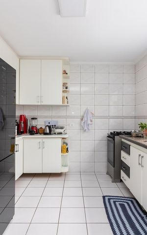 Casa de condomínio à venda com 178m², 3 quartos e 3 vagas Casa de condomínio à venda com 178m², 3 quartos e 3 vagasCozinha
