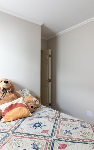 Casa de condomínio à venda com 178m², 3 quartos e 3 vagas Casa de condomínio à venda com 178m², 3 quartos e 3 vagasQuarto 2