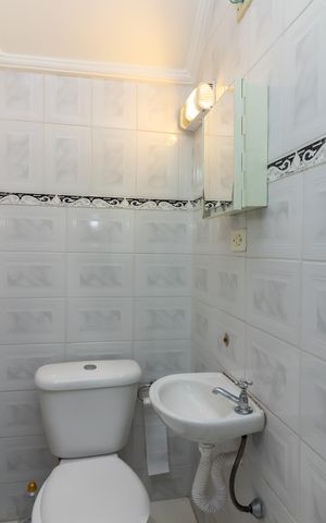 Casa de condomínio à venda com 178m², 3 quartos e 3 vagas Casa de condomínio à venda com 178m², 3 quartos e 3 vagasBanheiro 4
