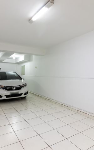 Casa de condomínio à venda com 178m², 3 quartos e 3 vagas Casa de condomínio à venda com 178m², 3 quartos e 3 vagasGaragem