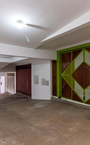 Casa de condomínio à venda com 178m², 3 quartos e 3 vagas Casa de condomínio à venda com 178m², 3 quartos e 3 vagasGaragem