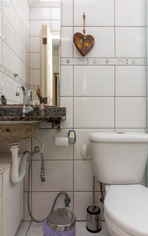 Casa de condomínio à venda com 178m², 3 quartos e 3 vagas Casa de condomínio à venda com 178m², 3 quartos e 3 vagasBanheiro 2