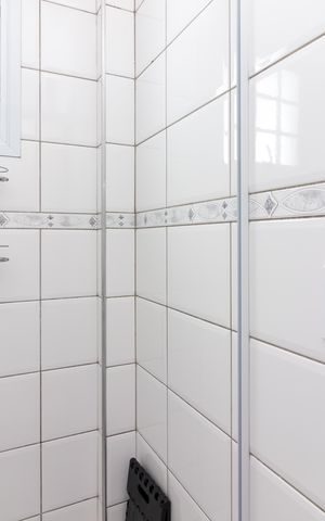 Casa de condomínio à venda com 178m², 3 quartos e 3 vagas Casa de condomínio à venda com 178m², 3 quartos e 3 vagasBanheiro 2