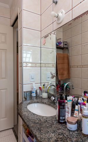 Casa de condomínio à venda com 178m², 3 quartos e 3 vagas Casa de condomínio à venda com 178m², 3 quartos e 3 vagasBanheiro da Suíte