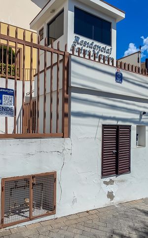 Casa de condomínio à venda com 178m², 3 quartos e 3 vagas Casa de condomínio à venda com 178m², 3 quartos e 3 vagasFachada do Condomínio