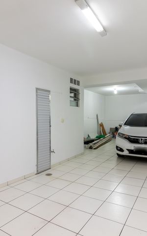 Casa de condomínio à venda com 178m², 3 quartos e 3 vagas Casa de condomínio à venda com 178m², 3 quartos e 3 vagasGaragem