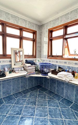 Casa para alugar com 240m², 3 quartos e 2 vagas Casa para alugar com 240m², 3 quartos e 2 vagasBanheiro da Suíte