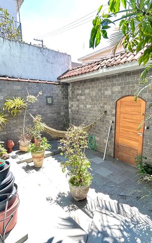 Casa para alugar com 240m², 3 quartos e 2 vagas Casa para alugar com 240m², 3 quartos e 2 vagasQuintal