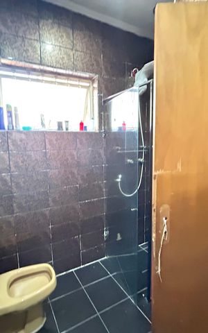 Casa para alugar com 240m², 3 quartos e 2 vagas Casa para alugar com 240m², 3 quartos e 2 vagasBanheiro 1