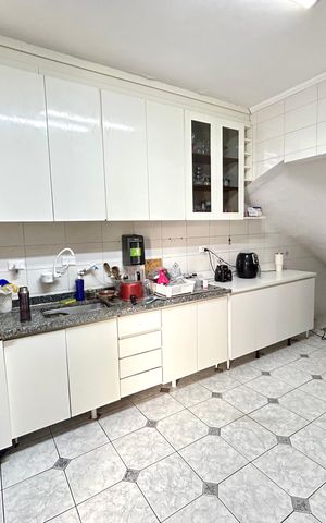 Casa para alugar com 240m², 3 quartos e 2 vagas Casa para alugar com 240m², 3 quartos e 2 vagasCozinha
