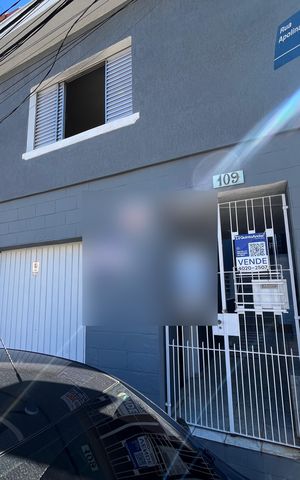 Casa à venda com 137m², 2 quartos e 2 vagas Casa à venda com 137m², 2 quartos e 2 vagasFachada/Placa