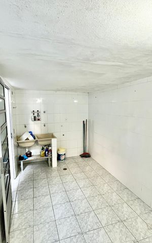 Casa à venda com 137m², 2 quartos e 2 vagas Casa à venda com 137m², 2 quartos e 2 vagasLavanderia