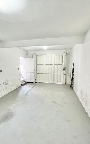 Casa à venda com 137m², 2 quartos e 2 vagas Casa à venda com 137m², 2 quartos e 2 vagasGaragem