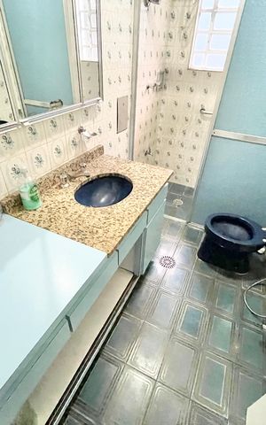 Casa à venda com 137m², 2 quartos e 2 vagas Casa à venda com 137m², 2 quartos e 2 vagasBanheiro
