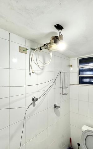 Casa à venda com 137m², 2 quartos e 2 vagas Casa à venda com 137m², 2 quartos e 2 vagasBanheiro Lavanderia